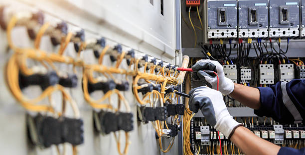 Professional Electrician technician working in Swedesboro, NJ